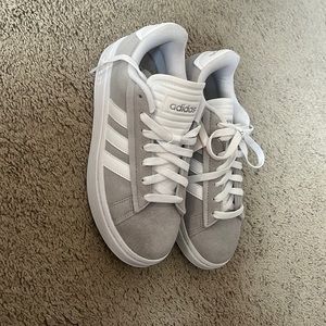 Addidas grant court alpha shoes NWT size 6